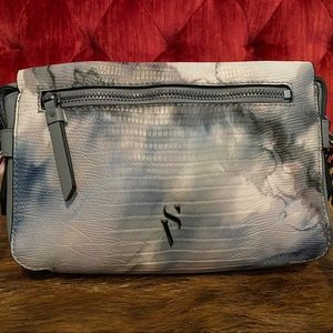 Great Condition Simply Vera Wang Purse